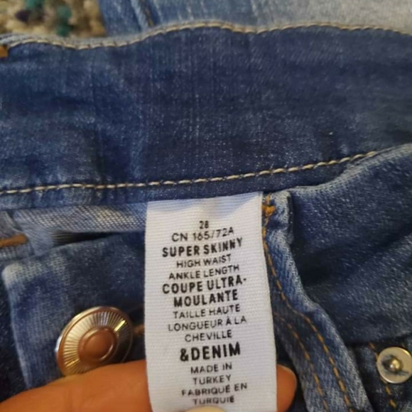 Jeans - Picture 7 of 8